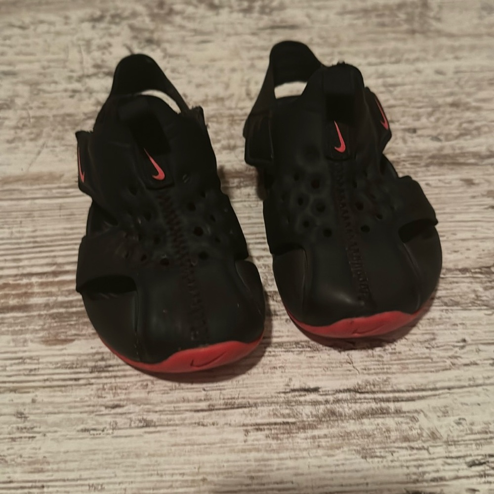 toddler nike sandals